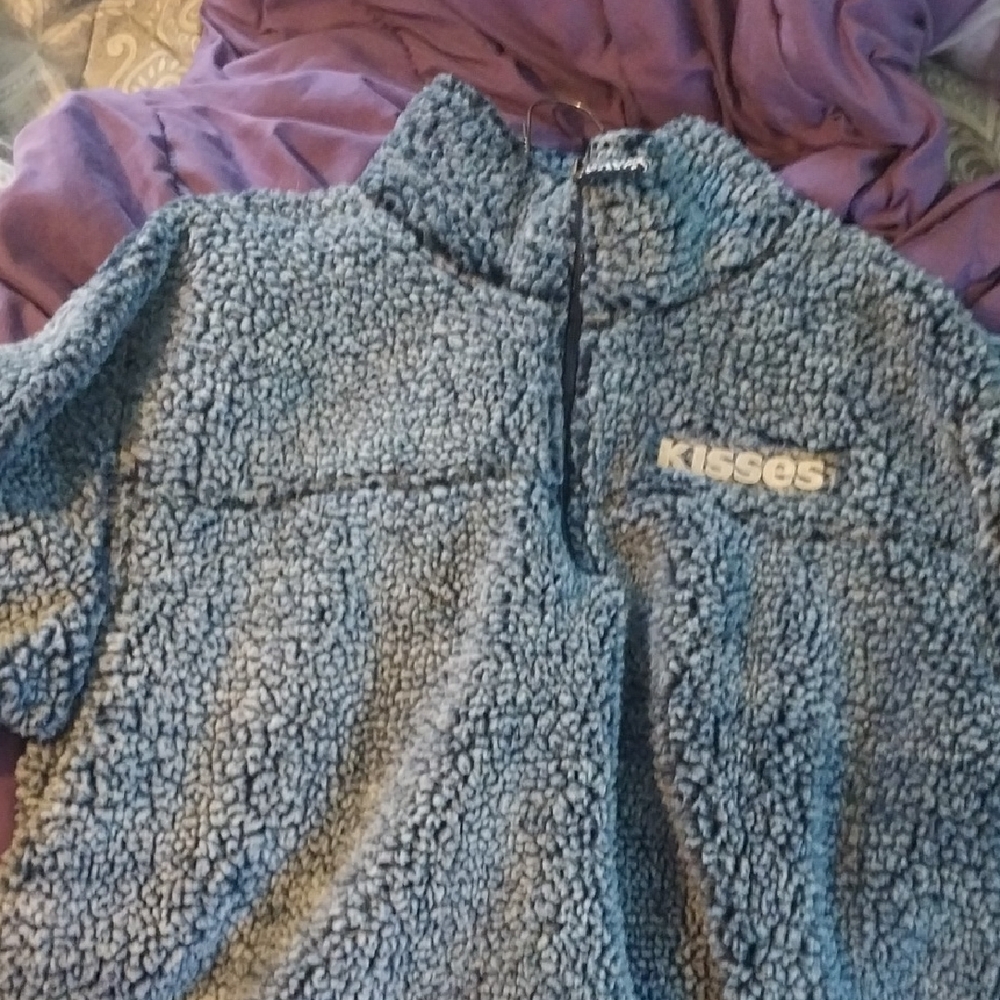 Kiss Blue Fleece Pullover
